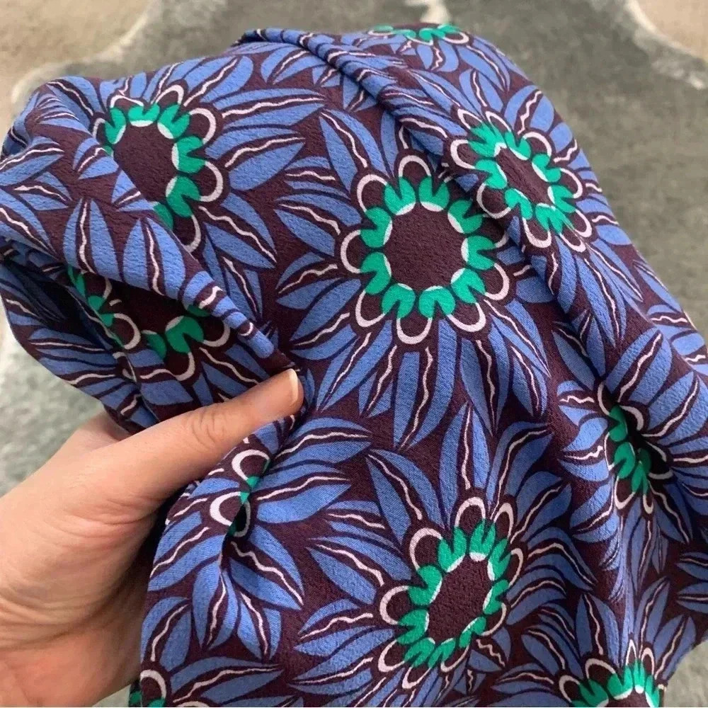 Closet. London Floral Dress - Picture 7 of 11